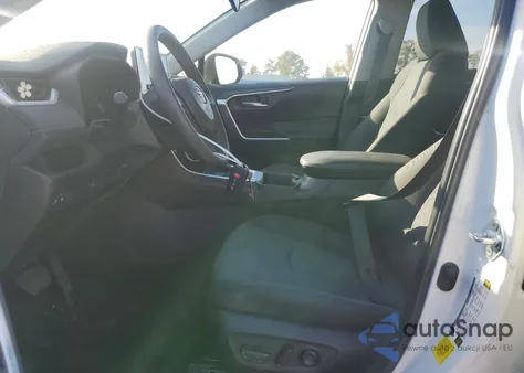 2021 Toyota Rav4 Xle из США, поврежденный, VIN 2T3W1RFVXRC257823